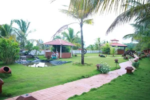 Peacock's Crest Resort Satara image