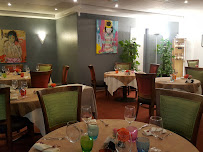 Atmosphère du Restaurant français Restaurant La Biche Aux Bois à Yerres - n°20