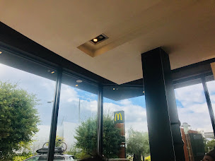 Photo n°40 de McDonald's à Saint-Étienne-du-Rouvray ()