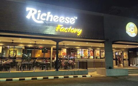 Richeese Factory Lombok image