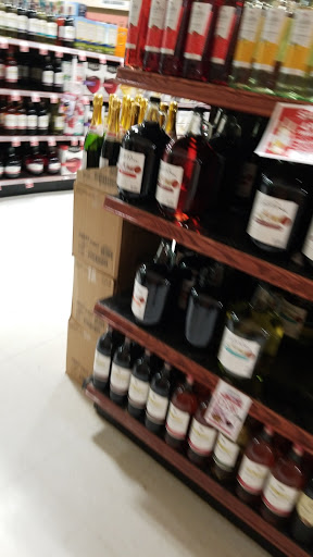 Supermarket «Giant Eagle Supermarket», reviews and photos, 5321 Warrensville Center Rd, Maple Heights, OH 44137, USA