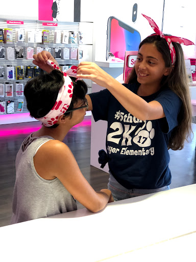 Cell Phone Store «T-Mobile», reviews and photos, 5691 Red Bug Lake Rd #11, Winter Springs, FL 32708, USA