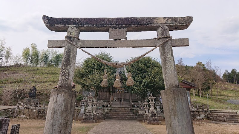 須恵諏訪神社 本殿(県指定重要文化財)