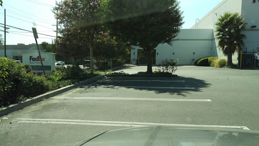 Shipping and Mailing Service «FedEx Ship Center», reviews and photos, 16633 Schoenborn St, North Hills, CA 91343, USA