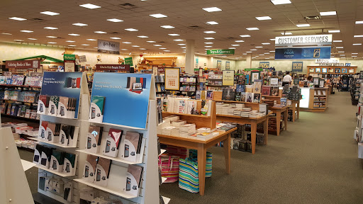Book Store «Barnes & Noble», reviews and photos, 3120 Fairlane Dr, Allen Park, MI 48101, USA
