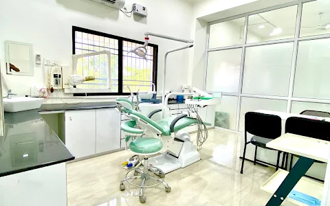 Makhija Dental Clinic and Implant Center image