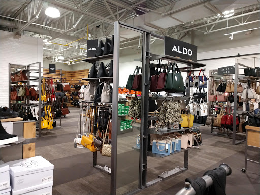Shoe Store «DSW Designer Shoe Warehouse», reviews and photos, 12997 Fair Lakes Shopping Center, Fairfax, VA 22033, USA