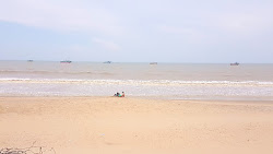 Foto af Seruthur Beach med lang lige kyst