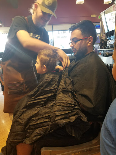 Barber Shop «Floyd’s 99 Barbershop», reviews and photos, 2885 W Ray Rd #2, Chandler, AZ 85224, USA