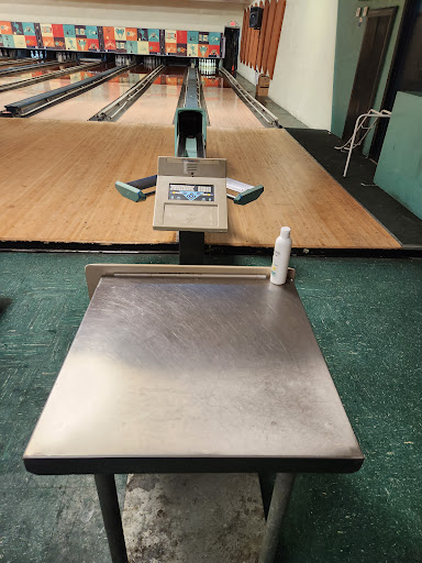 Bowling Alley «Holiday Bowling Center & Sports Bar», reviews and photos, 106 E Pembroke Rd, Hallandale Beach, FL 33009, USA