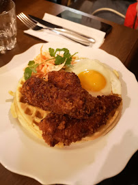Chicken and Waffles du Restaurant GEORGIA à Paris - n°13