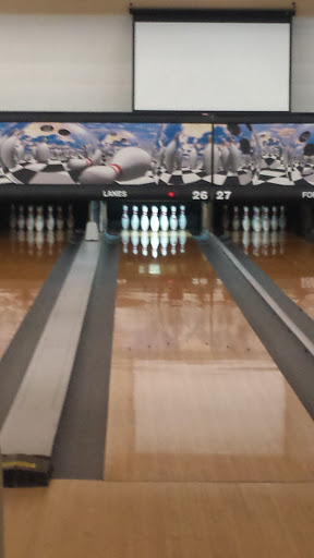Bowling Alley «Bowlero Lanes Fun Center», reviews and photos, 4398 Monroe St, Toledo, OH 43613, USA