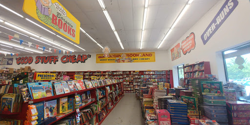 Shopping Mall «Cary Village Square Shopping Center», reviews and photos, 657 Cary Towne Blvd, Cary, NC 27511, USA