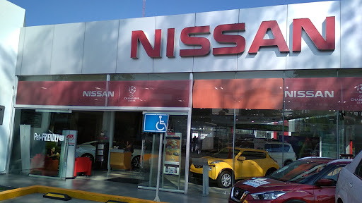 Nissan Av Vallarta