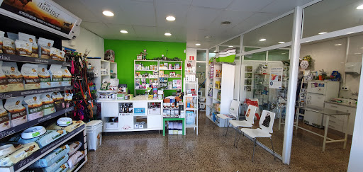 Centre Veterinari del Foix en Torrelles de Foix, Barcelona