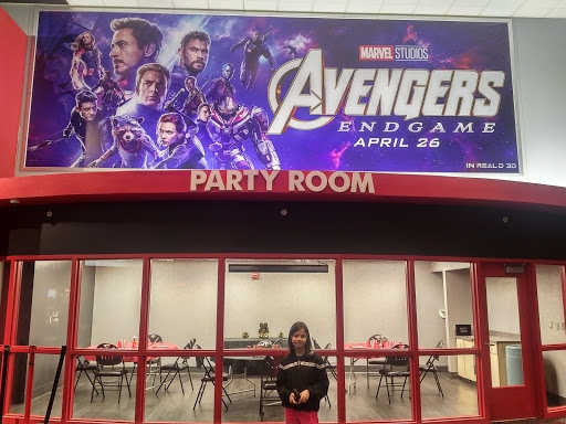 Movie Theater «Bow Tie Cinemas Marquis 16 & BTX Theater», reviews and photos, 100 Quarry Rd, Trumbull, CT 06611, USA