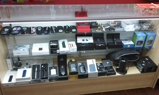 Tobacco Shop «Tobacco &more smoke & vape shop», reviews and photos, 11924 Seminole Blvd, Largo, FL 33778, USA