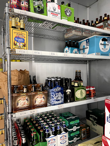 Liquor Store «M & R Liquors», reviews and photos, 206 Buckland Rd, South Windsor, CT 06074, USA