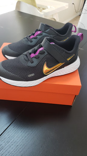 Shoe Store «DSW Designer Shoe Warehouse», reviews and photos, 180 Ken Pratt Blvd, Longmont, CO 80501, USA