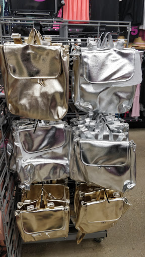 Variety Store «Five Below», reviews and photos, 1468 E Golf Rd, Schaumburg, IL 60173, USA