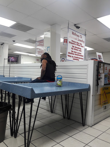 Laundromat «Discount Coin Laundry», reviews and photos, 103 S Parsons Ave, Brandon, FL 33511, USA
