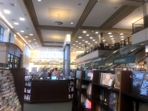 Book Store «Barnes & Noble», reviews and photos, 4550 University Ave, West Des Moines, IA 50266, USA