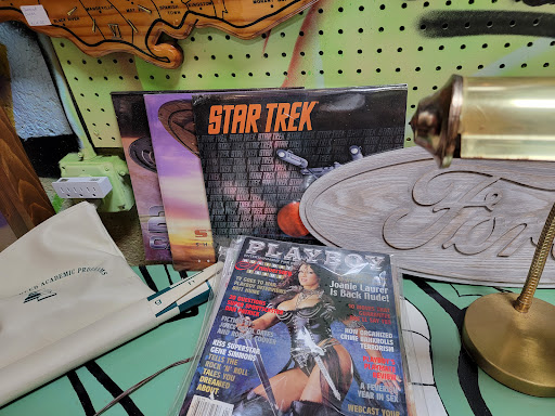 Thrift Store «OddBalls Nifty Thrift», reviews and photos, 530 NE 13th St, Fort Lauderdale, FL 33304, USA