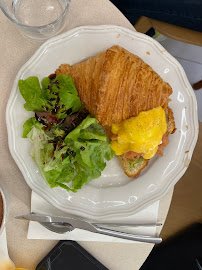 Croissant du Restaurant servant le petit-déjeuner @unrêve à Paris - n°12