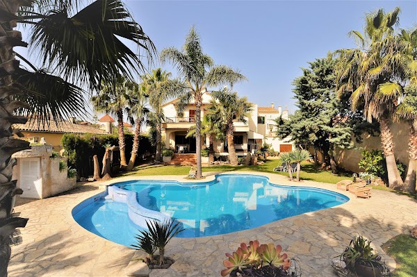 VillaOnline- Expertos en Gestión de Alquiler Vacacional. Agencia-Inmobiliaria Casas Vacacionales