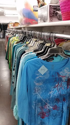 Thrift Store «The Salvation Army Adult Rehabilitation Centers», reviews and photos, 133 E 2nd St, Des Moines, IA 50309, USA