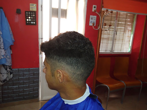 A. J. Barber Shop en Almodóvar del Campo, Ciudad Real