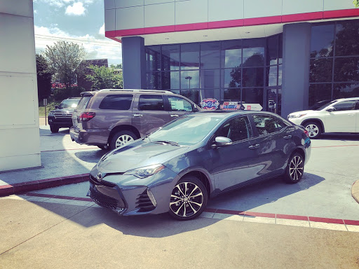 Car Dealer «Roberts Toyota», reviews and photos, 1027 Nashville Hwy, Columbia, TN 38401, USA