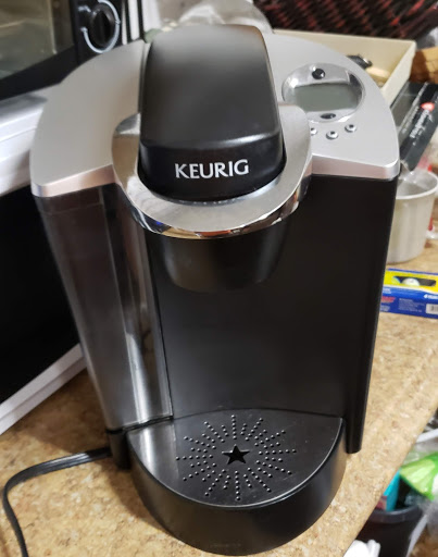 Thrift Store «Hand to Hand Thrift Store», reviews and photos, 785 Terryville Ave, Bristol, CT 06010, USA