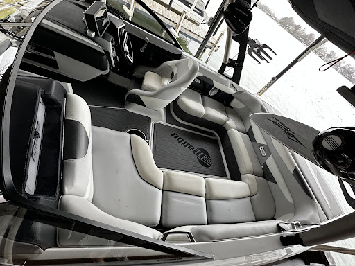 The Scrubber Brothers Mobile Boat Detailing en Seguin