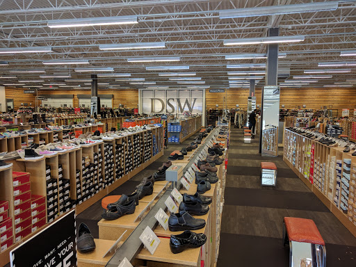 Shoe Store «DSW Designer Shoe Warehouse», reviews and photos, 1302 Apalachee Pkwy, Tallahassee, FL 32301, USA