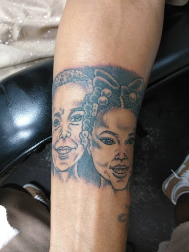 Tattoo Shop «UnderGround-Ink Tattoo Gallery», reviews and photos, 2106 W Gentry Pkwy, Tyler, TX 75702, USA