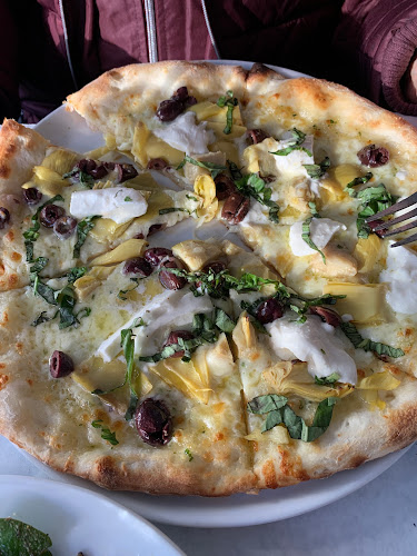 #6 best pizza place in Beverly Hills - Tutt' a Post' Trattoria