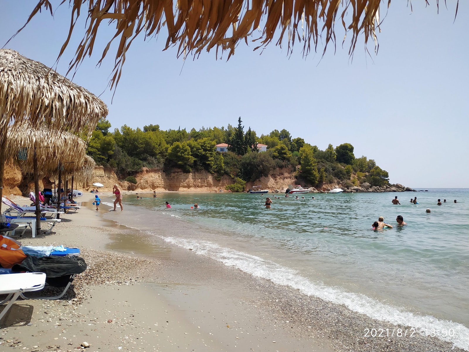 Foto av Chrysi Akti beach med turkos rent vatten yta