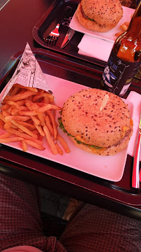 Plats et boissons du Restaurant de hamburgers Tonton Burger & Lulu Farfalle à Nantes - n°15
