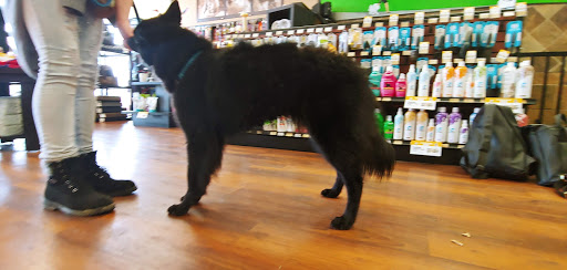 Pet Supply Store «Pet Valu», reviews and photos, 3558 Soldano Boulevard, Columbus, OH 43228, USA