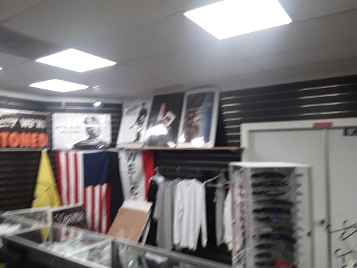 Tobacco Shop «AK SMOKE SHOP», reviews and photos, 5135 W Shaw Ave, Fresno, CA 93722, USA