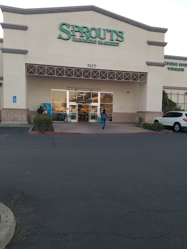 Health Food Store «Sprouts Farmers Market», reviews and photos, 7477 N Blackstone Ave, Fresno, CA 93720, USA