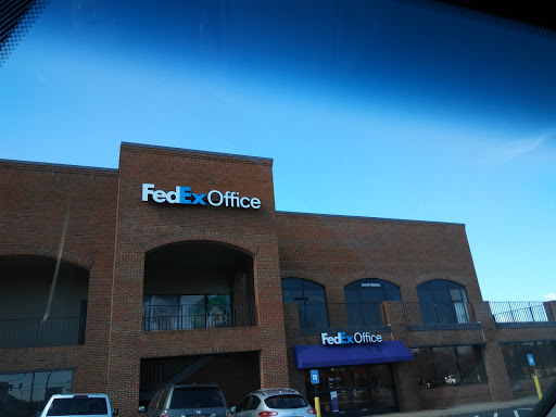 Print Shop «FedEx Office Print & Ship Center», reviews and photos, 440 Ernest W Barrett Pkwy NW #68, Kennesaw, GA 30144, USA