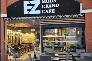 EZ Moda Grand Café image
