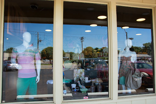 Vintage Vogue by GW, 2361 E 62nd St, Indianapolis, IN 46220, USA, 