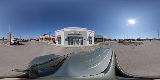 Cell Phone Store «Verizon», reviews and photos, 784 E Dundee Rd, Palatine, IL 60074, USA