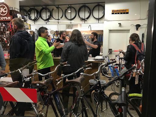 Bicycle Store «Cosmic Bikes Inc.», reviews and photos, 4641 N Milwaukee Ave, Chicago, IL 60630, USA