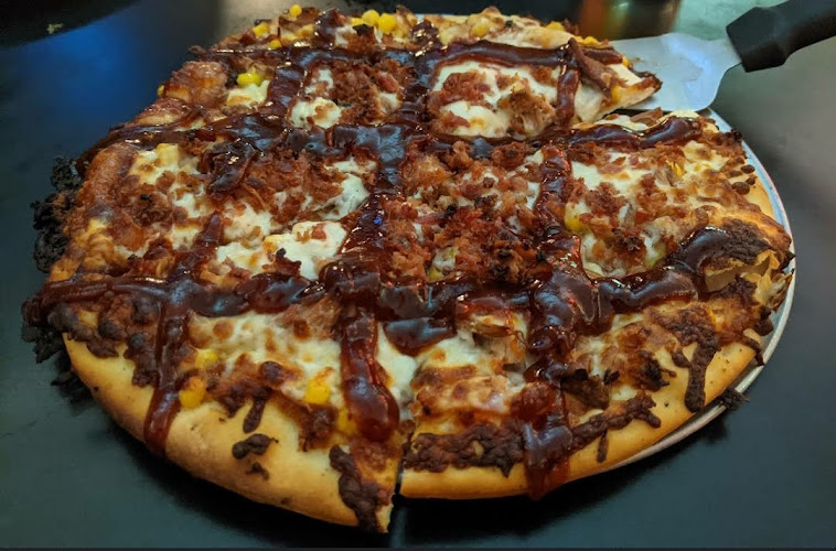 #4 best pizza place in Des Moines - Fong's Pizza