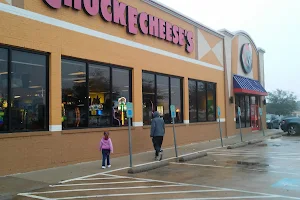 Chuck E. Cheese image