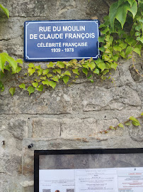 Moulin de Dannemois ancienne demeure de l'artiste Claude François à Dannemois menu